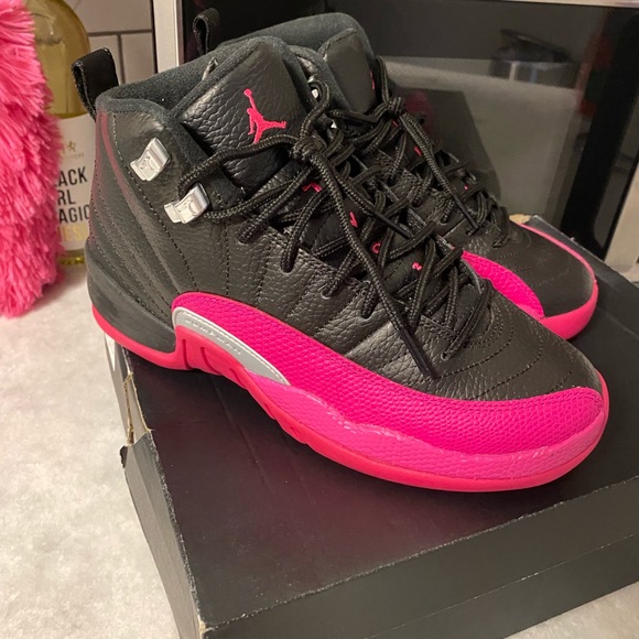 Pink and black 11s - Picture 4 of 4
